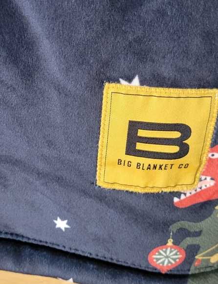 Cozy Christmas Dinosaur Print BIG BLANKET CO Hooded Blanket Mens One Size - Picture 4 of 11